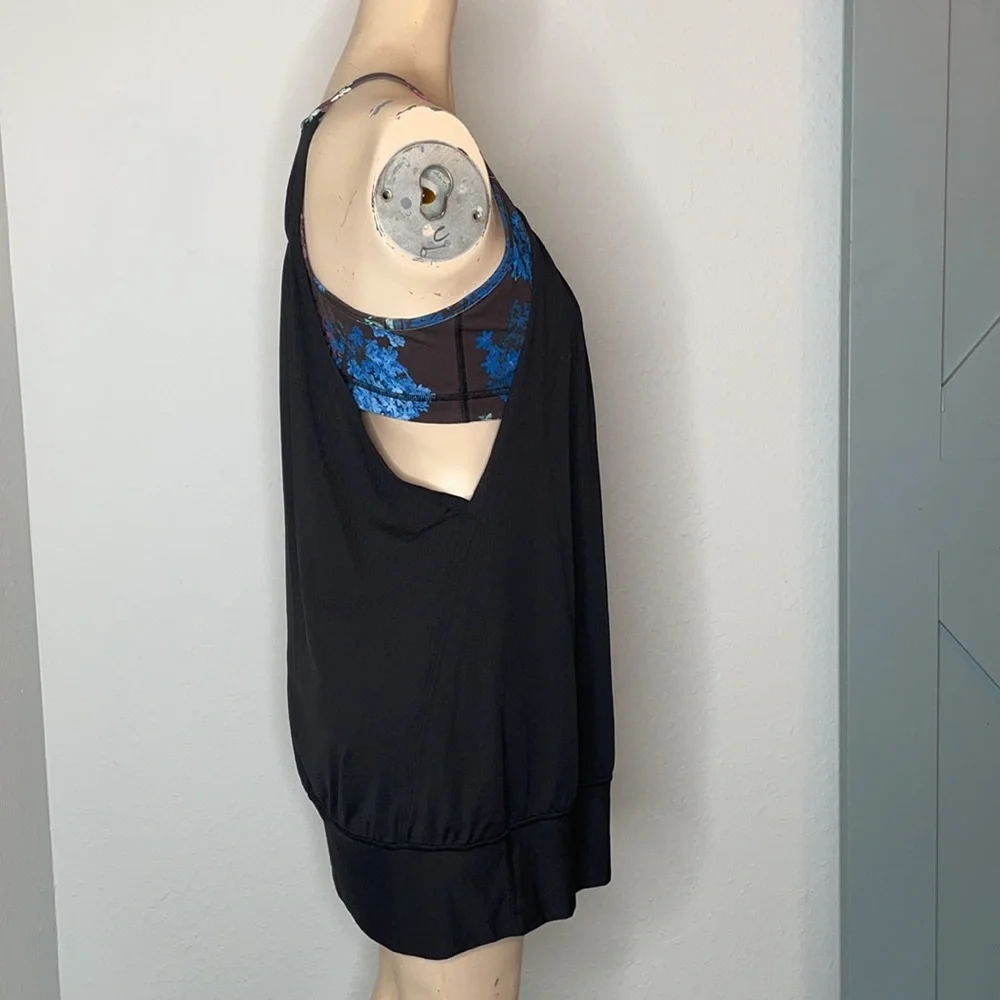 lululemon athletica Black Tank with Pink and Blue Floral Back 10 SO CUTE 🥰